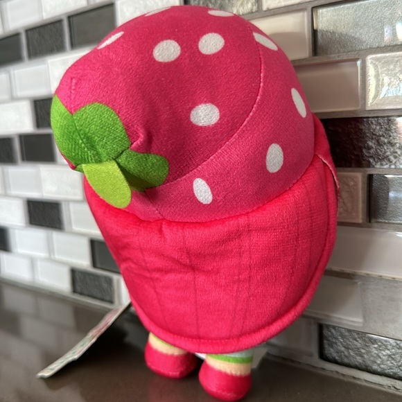 Strawberry Shortcake: Berry In The Big City Plush / Limited Edition Kawaii / NEW - Picture 8 of 16